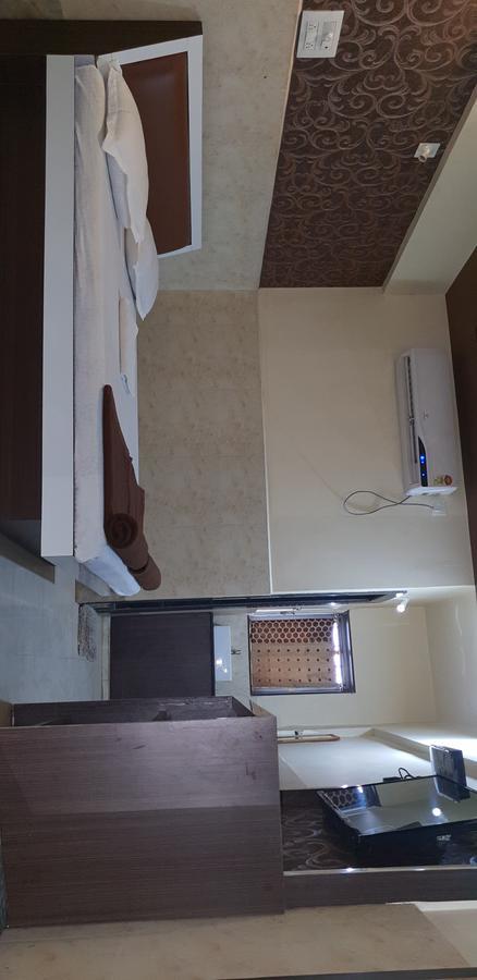 Hotel Gokul Ахмедабад Экстерьер фото
